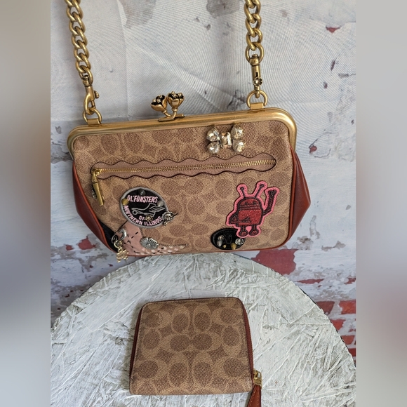 Coach × Keith Haring Kiss N Lock Handbag With matching  Tri Fold Wallet - Picture 4 of 16